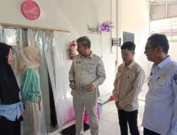 Tinjau Dapur MBG di Ogan Ilir, Anggota DPRD Sumsel H Aswan Mufti Cari Bahan Untuk Dibawa ke Rapat Dengan BGN