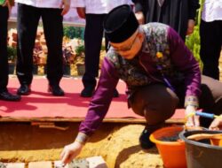 Sekda Muhsin Lakukan Peletakan Batu Pertama Dapur MBG di Ogan Ilir, Berharap Dapat Meningkatkan Gizi Anak Bangsa