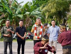 Dihadapan Emak-emak Desa Palem Raya, H Aswan Mufti Berjanji Perjuangkan Lampu Jalan Hingga Menyala 