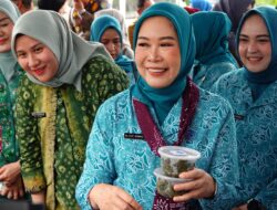Monev di Prabumulih, Ketua TP PKK Sumsel Feby Deru Tekankan Peran Kader Awasi Anak dari Game Online hingga Narkoba